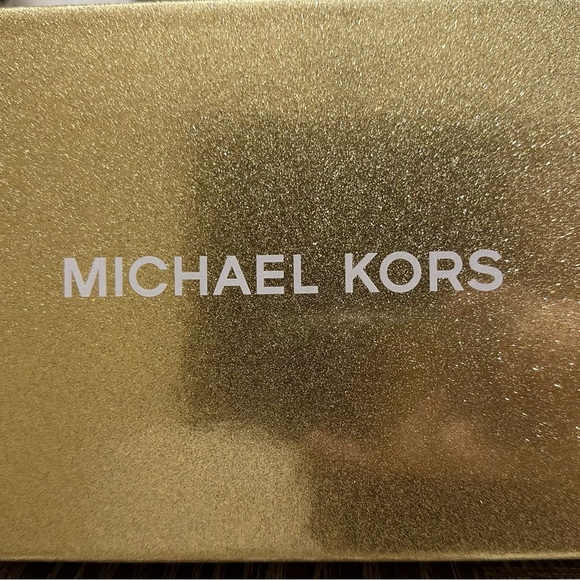 Michael Kors adjustable belt bag - Picture 4 of 8